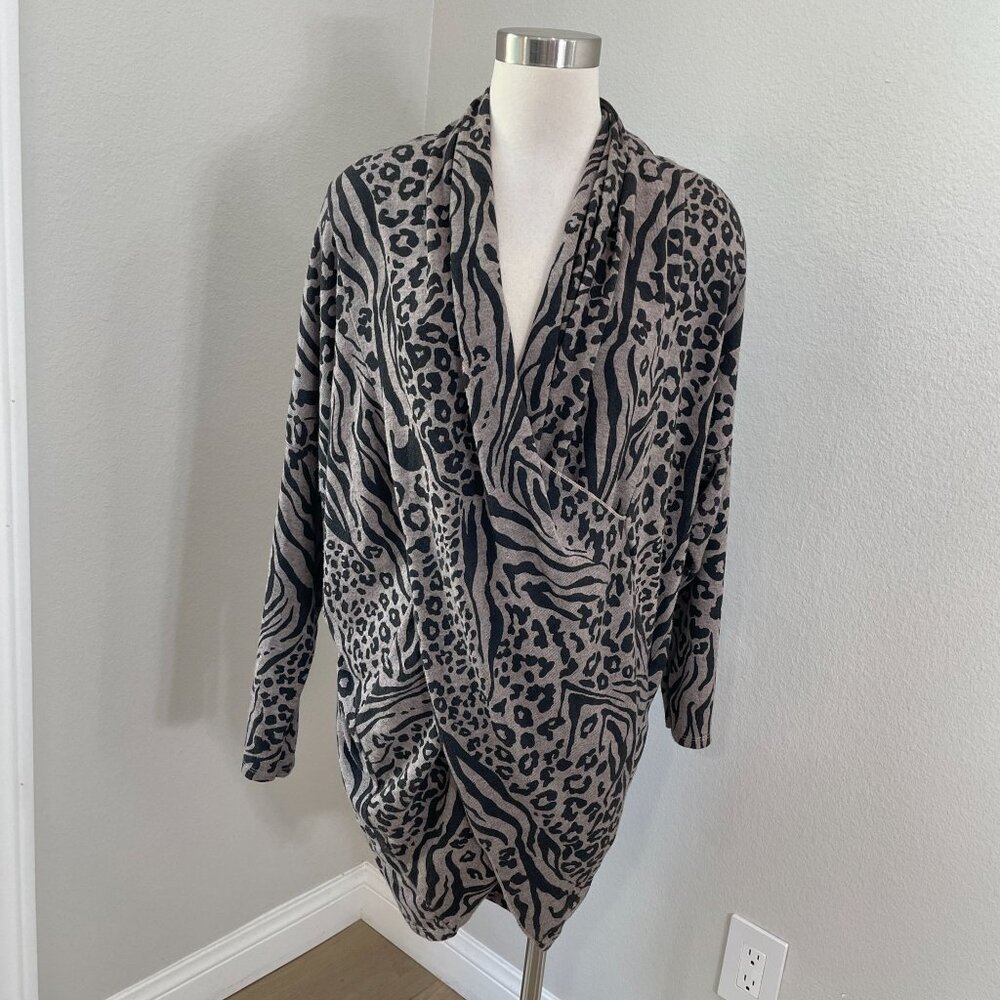 Meo Meli Womens One Size Mixed‎ Animal Print Cocoon Sweater Wrap Style Knit Top